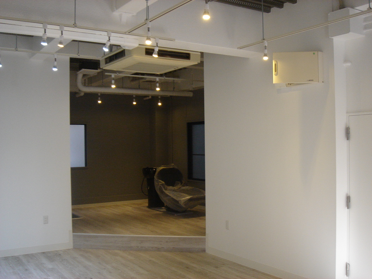 美容室内装工事事例／東京都