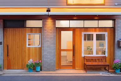 木のぬくもりを感じる整骨院