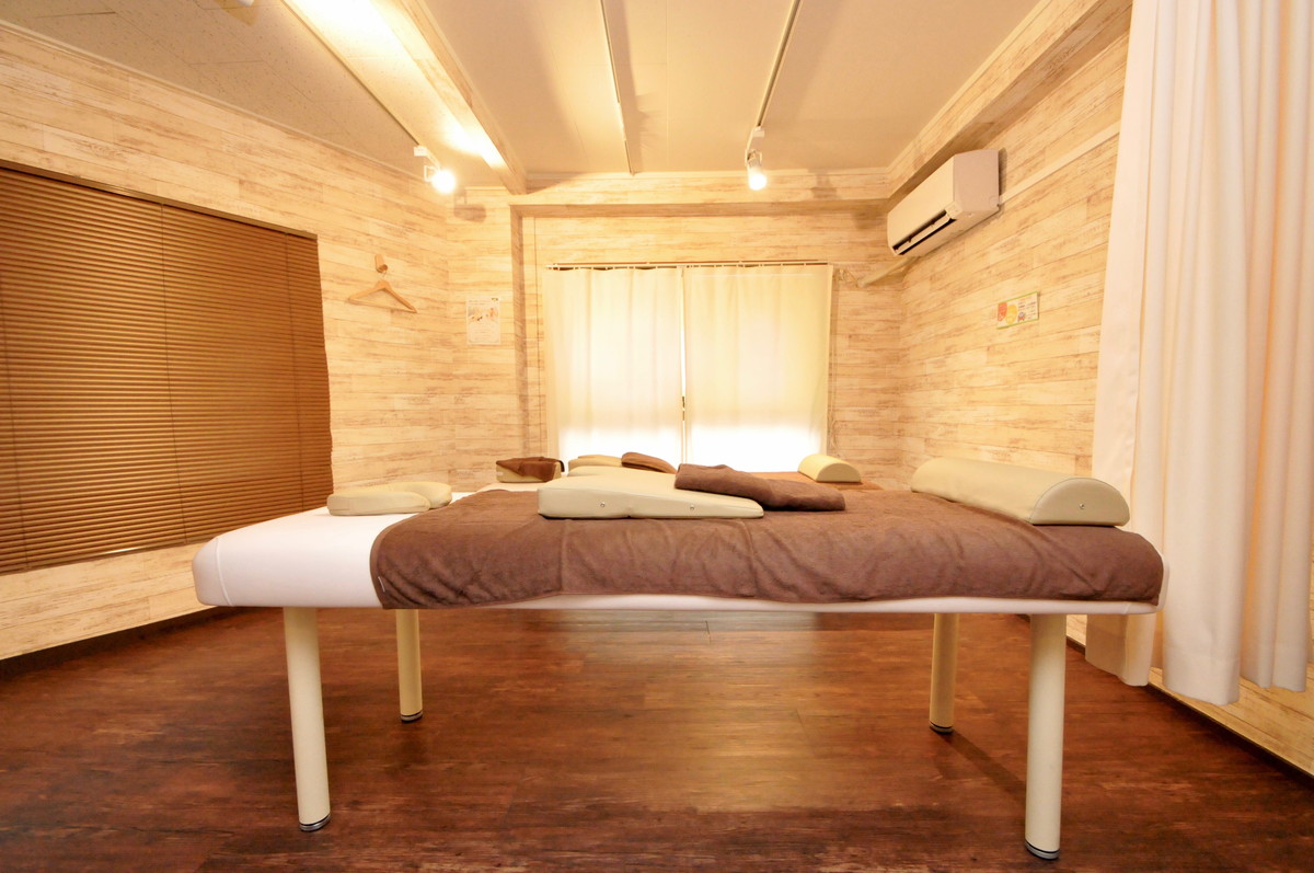 女性に好まれる落ち着いた雰囲気の整骨院