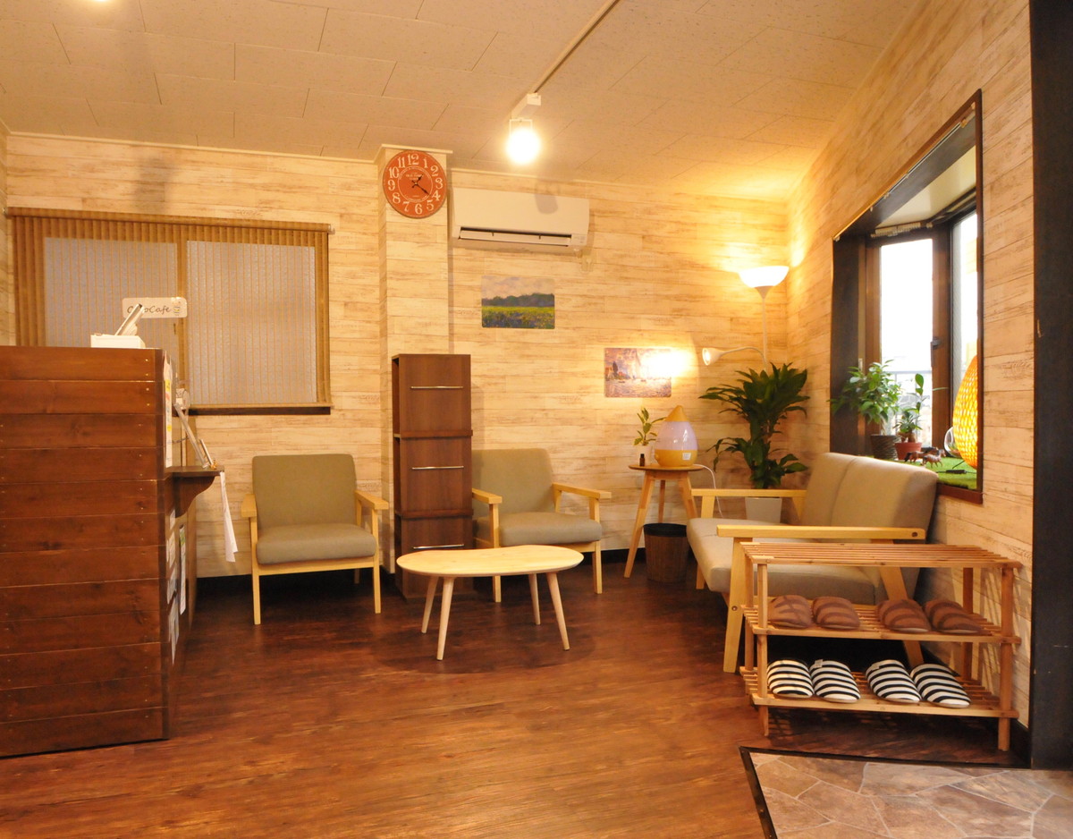 女性に好まれる落ち着いた雰囲気の整骨院