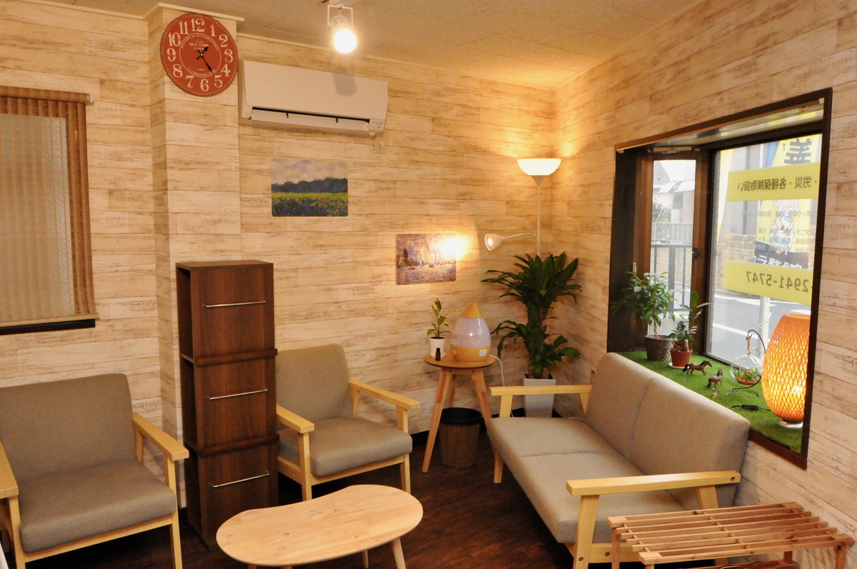 女性に好まれる落ち着いた雰囲気の整骨院